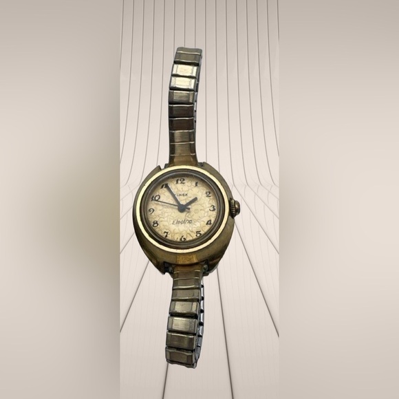 1974- Timex Electric Ladies Watch with Gold Embossed Flower Dial -10K Gold rolld - Picture 4 of 4